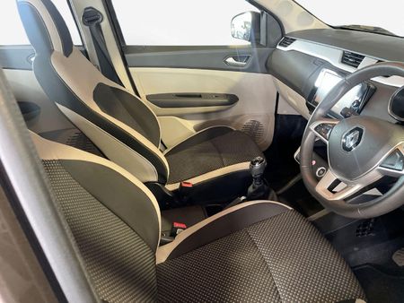 2024-Renault-Triber-10-Intens_12