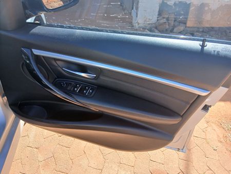2018-BMW-3-Series-320i-M-Sport-Auto_12