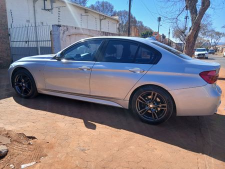 2018-BMW-3-Series-320i-M-Sport-Auto_3