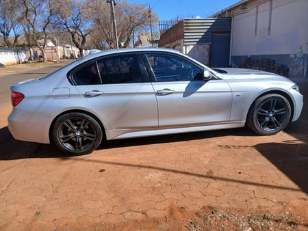 2018-BMW-3-Series-320i-M-Sport-Auto_6