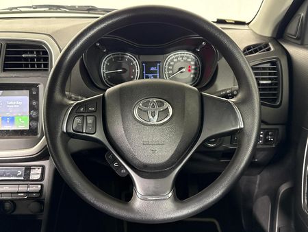 2023-Toyota-Urban-Cruiser-15-Xs_11