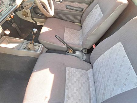 1999-Nissan-1400-5-spd_13