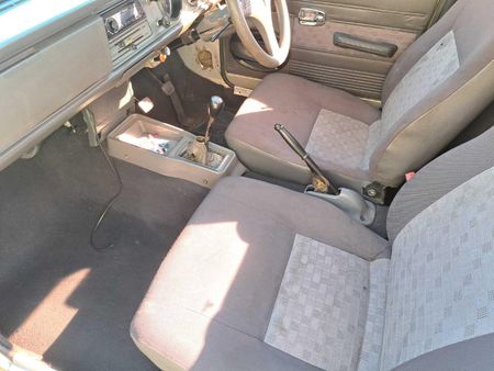 1999-Nissan-1400-5-spd_16