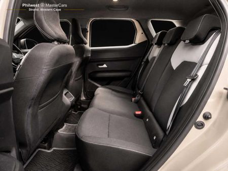 2025-Renault-Duster-13T-Intens-EDC_20