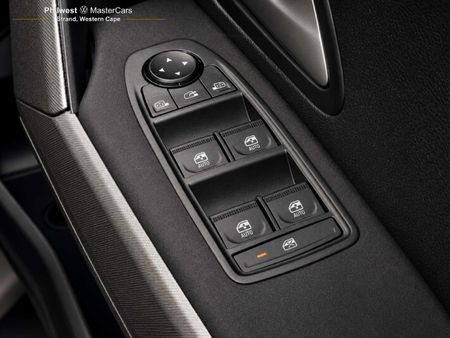 2025-Renault-Duster-13T-Intens-EDC_28