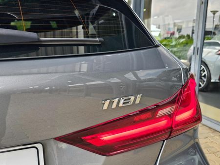 2024-BMW-1-Series-118i-Mzansi-Edition-Auto_4