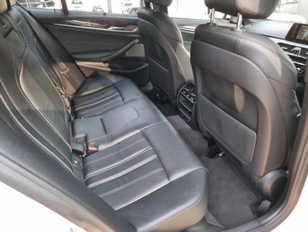 2017-BMW-5-Series-530d-M-Sport-Auto_9
