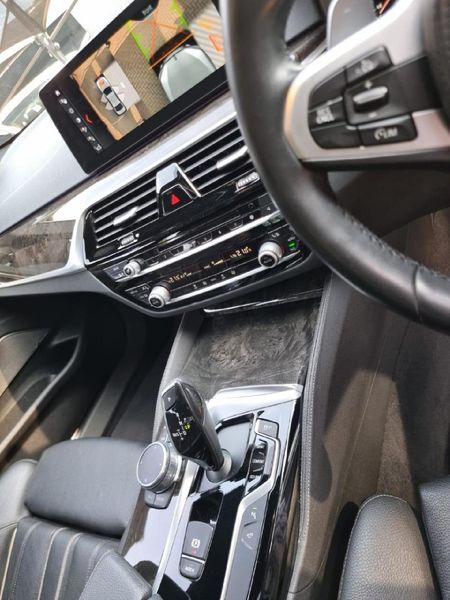2017-BMW-5-Series-530d-M-Sport-Auto_14