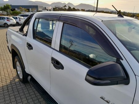 2018-Toyota-Hilux-24-GD-6-SRX-4x4-Auto-Double-Cab_17