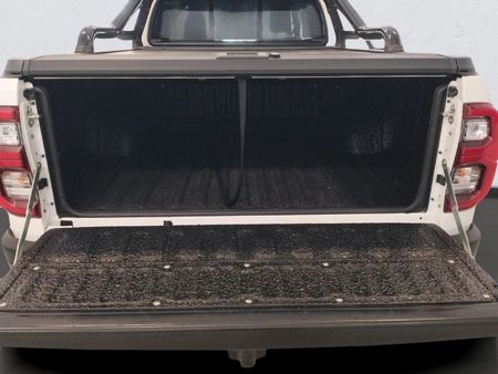 2025-Toyota-Hilux-28-GD-6-RB-Legend-55-Auto-Extended-Cab_9