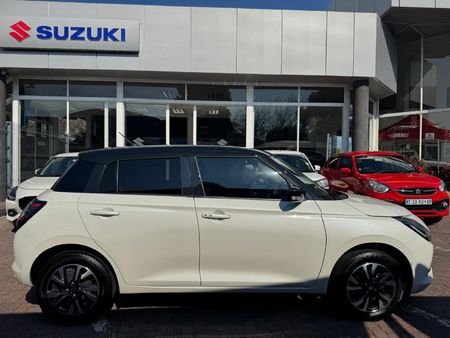 2025-Suzuki-Swift-12-GLX_7