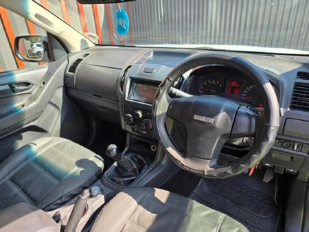 2013-Isuzu-KB-250D-Teq-Double-Cab-4x4-LE_10