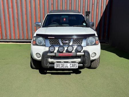 2015-Nissan-NP300-24i-4x4-Double-Cab_1