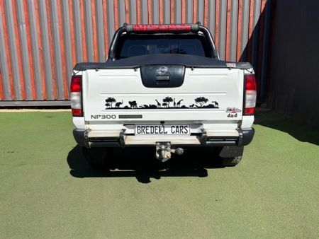 2015-Nissan-NP300-24i-4x4-Double-Cab_5