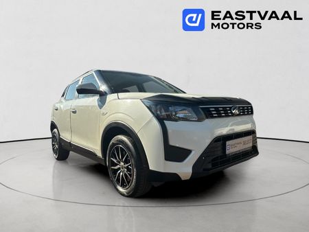 2020-Mahindra-XUV-300-15D-W6_0