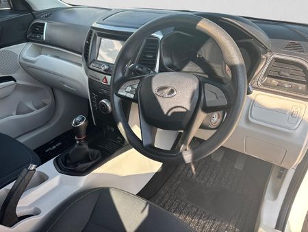 2020-Mahindra-XUV-300-15D-W6_12