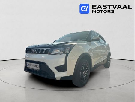 2020-Mahindra-XUV-300-15D-W6_2