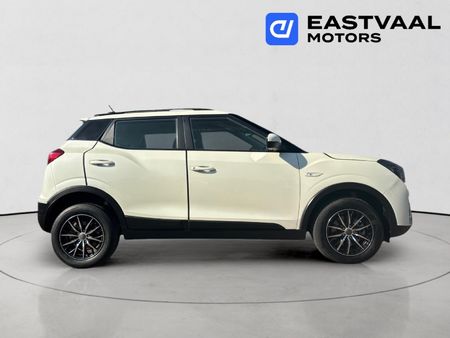 2020-Mahindra-XUV-300-15D-W6_7