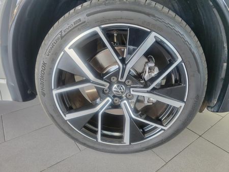 2025-Volkswagen-Tiguan-20TDI-R-Line-4Motion_19