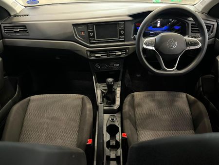 2023-Volkswagen-Polo-10-TSI_9