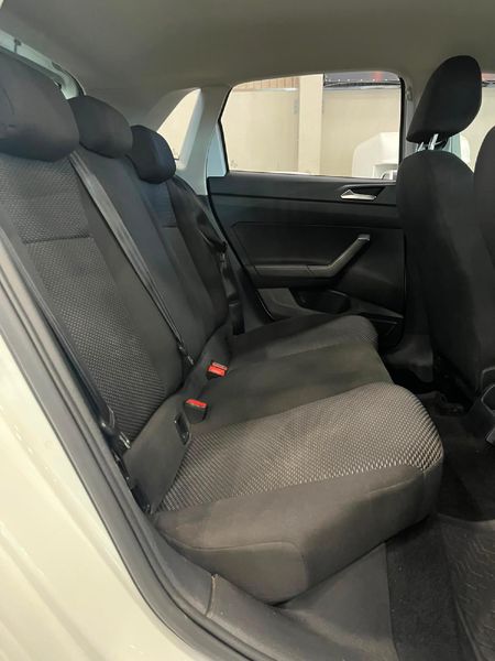 2023-Volkswagen-Polo-10-TSI_11