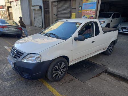 2018-Nissan-NP200-16-AC-Safety-Pack_2