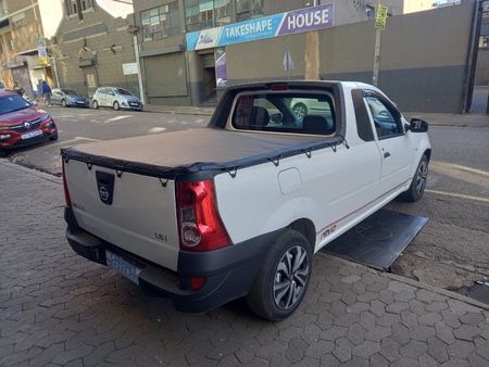 2018-Nissan-NP200-16-AC-Safety-Pack_4