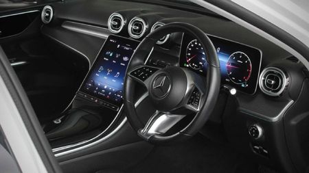 2024-Mercedes-Benz-C-Class-C-220d-Auto_9
