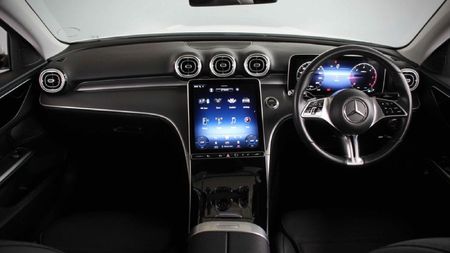 2024-Mercedes-Benz-C-Class-C-220d-Auto_1