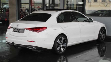 2024-Mercedes-Benz-C-Class-C-220d-Auto_3