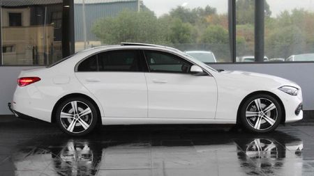 2024-Mercedes-Benz-C-Class-C-220d-Auto_4