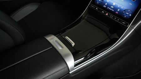 2024-Mercedes-Benz-C-Class-C-220d-Auto_8