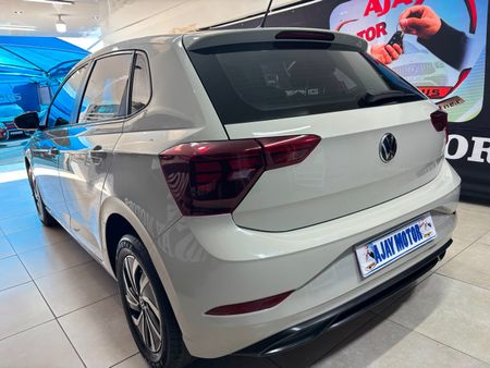 2023-Volkswagen-Polo-10-TSI-Life_5