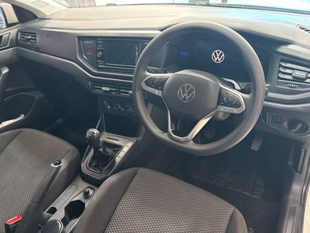 2023-Volkswagen-Polo-10-TSI-Life_6