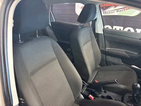 2023-Volkswagen-Polo-10-TSI-Life_8