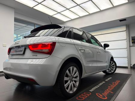 2014-Audi-A1-Sportback-14-TFSI-Ambition-Auto_11