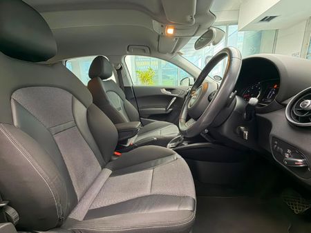 2014-Audi-A1-Sportback-14-TFSI-Ambition-Auto_12