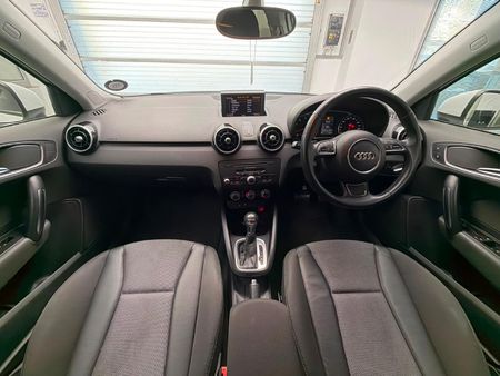 2014-Audi-A1-Sportback-14-TFSI-Ambition-Auto_13