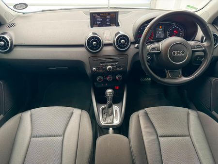 2014-Audi-A1-Sportback-14-TFSI-Ambition-Auto_14