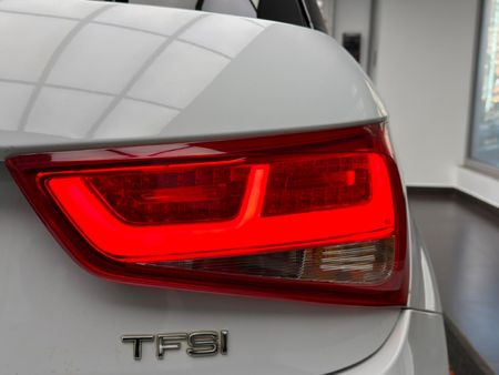 2014-Audi-A1-Sportback-14-TFSI-Ambition-Auto_18