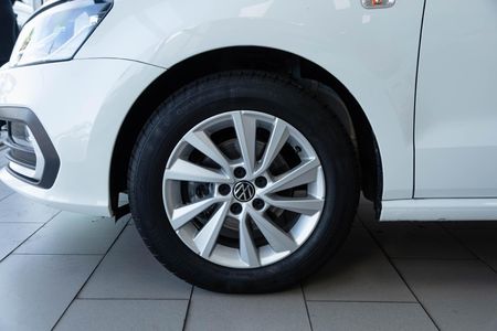 2025-Volkswagen-Polo-Vivo-14-Life_18
