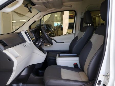 2026-Toyota-Quantum-28-GL-Auto-14-Seater_13