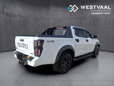 2025-Isuzu-D-Max-30-DDI-V-Cross-HR-4x4-Auto-Double-Cab_6