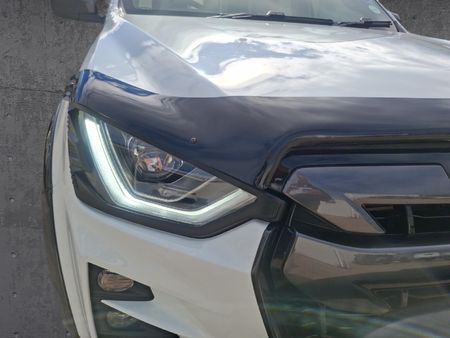 2025-Isuzu-D-Max-30-DDI-V-Cross-HR-4x4-Auto-Double-Cab_8