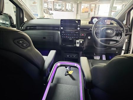 2022-Hyundai-Staria-22d-Luxury-Auto_14