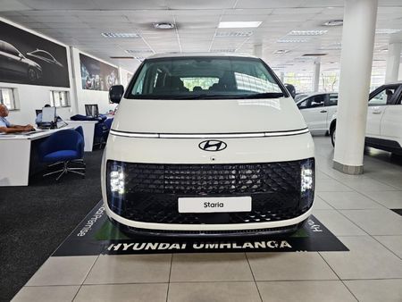 2022-Hyundai-Staria-22d-Luxury-Auto_3