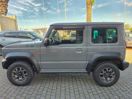 2022-Suzuki-Jimny-15-GLX-Auto_5