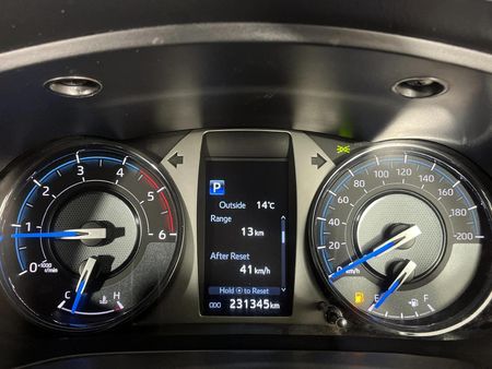 2021-Toyota-Hilux-28-GD-6-Raised-Body-Legend-Auto-Double-Cab_2