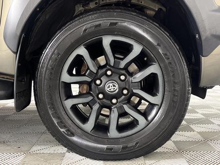2021-Toyota-Hilux-28-GD-6-Raised-Body-Legend-Auto-Double-Cab_5
