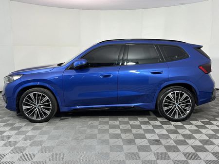2022-BMW-X1-sDrive18i-M-Sport_18